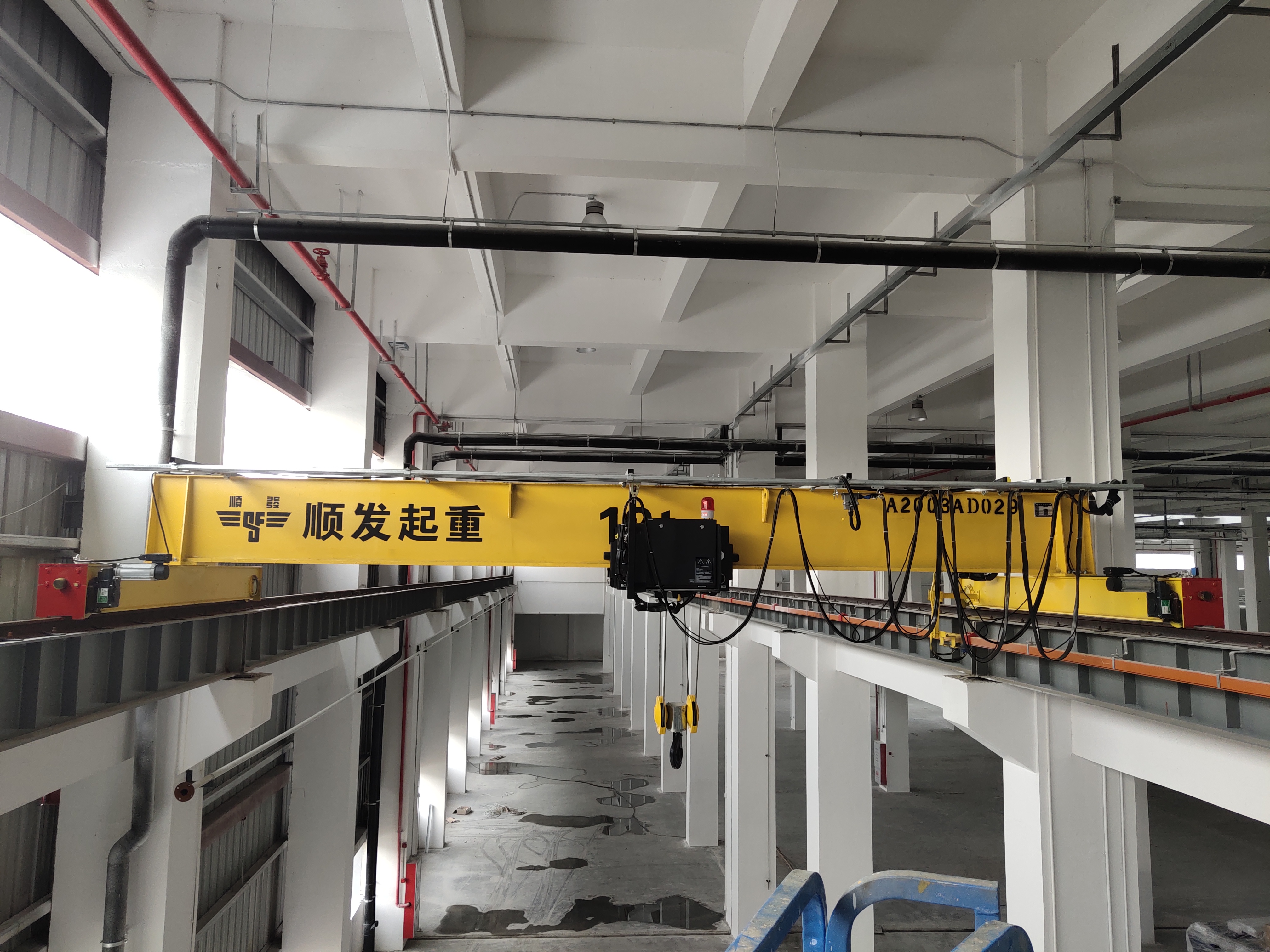 single girder overhead crane (factory workshop.jpg